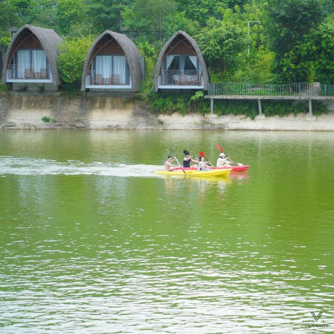 Chèo thuyền Kayak tại khu sinh thái