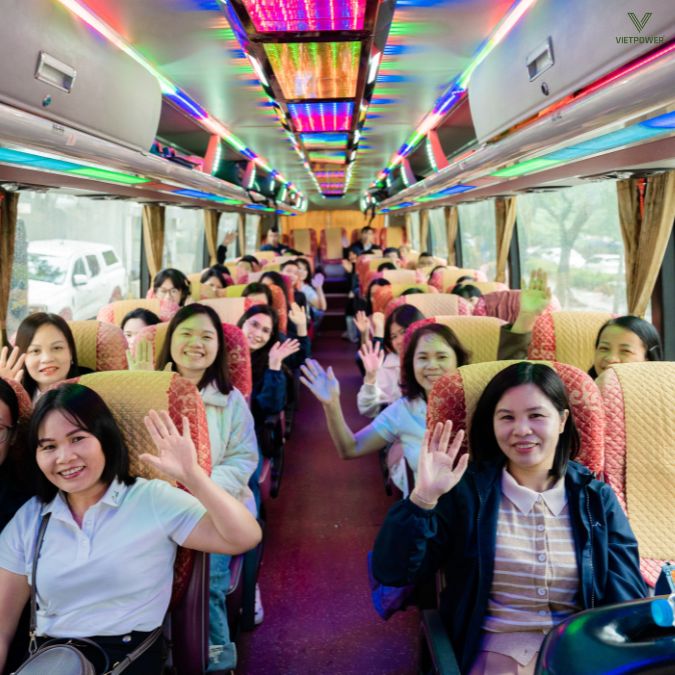 Điều phối chương trình: di chuyển, ăn uống đến trò chơi và sinh hoạt tối,...