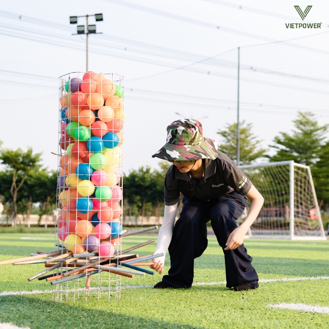 Chuẩn bị kỹ lưỡng nhân sự, đạo cụ và các phương án an toàn là yếu tố quan trọng đảm bảo chương trình team building diễn ra suôn sẻ