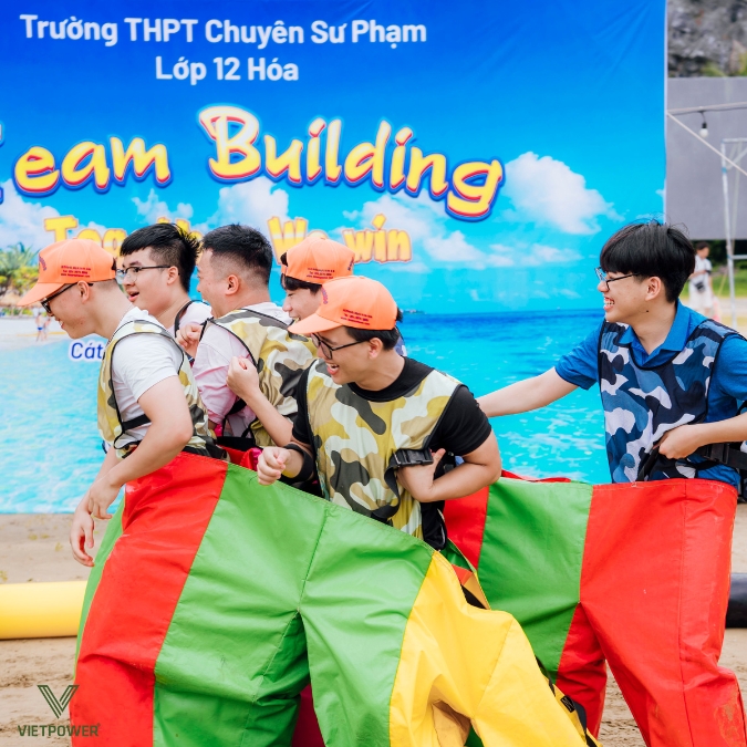 Bước triển khai và giám sát đảm bảo chương trình team building diễn ra suôn sẻ,