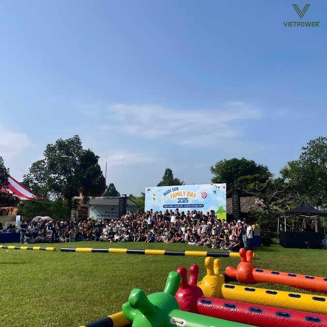 Team building ngoài trời mang đến không gian rộng rãi, tự do