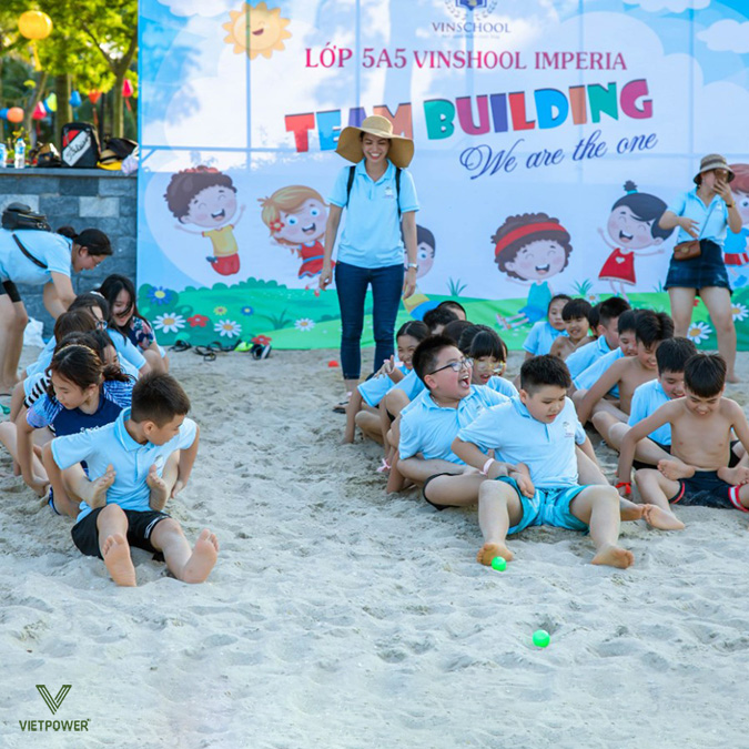 Tổ chức team building cho trẻ em rèn luyện kỹ năng làm việc nhóm