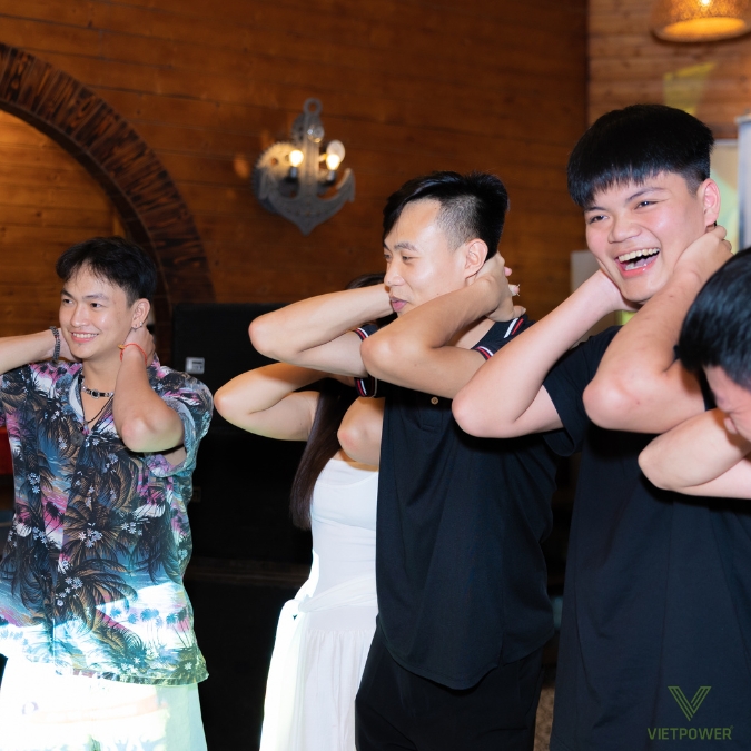 Trò chơi team building vận động nhẹ là lựa chọn hoàn hảo để khởi động cơ thể