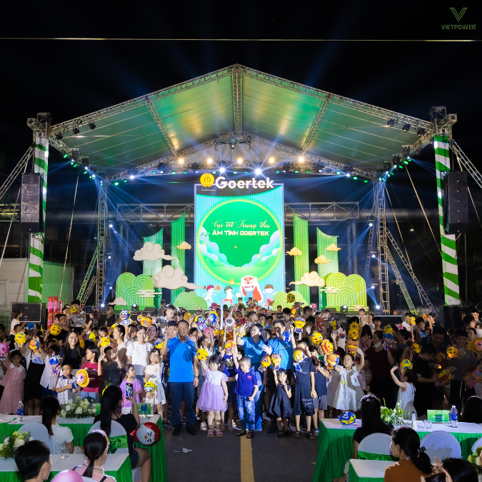 Sân khấu ngoài trời phục vụ lễ hội, festival, concert lớn,...