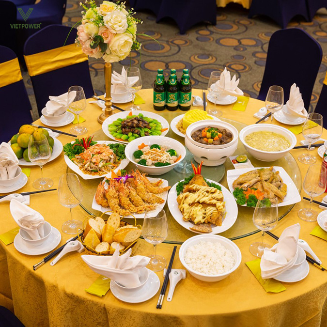 Một thực đơn ngon miệng sẽ góp phần tạo nên sự hài lòng cho buổi tiệc