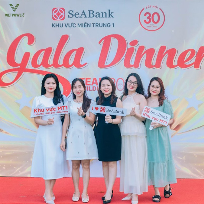 Gala Dinner ngoài trời phù hợp với nhiều quy mô tổ chức và được lựa chọn nhiều