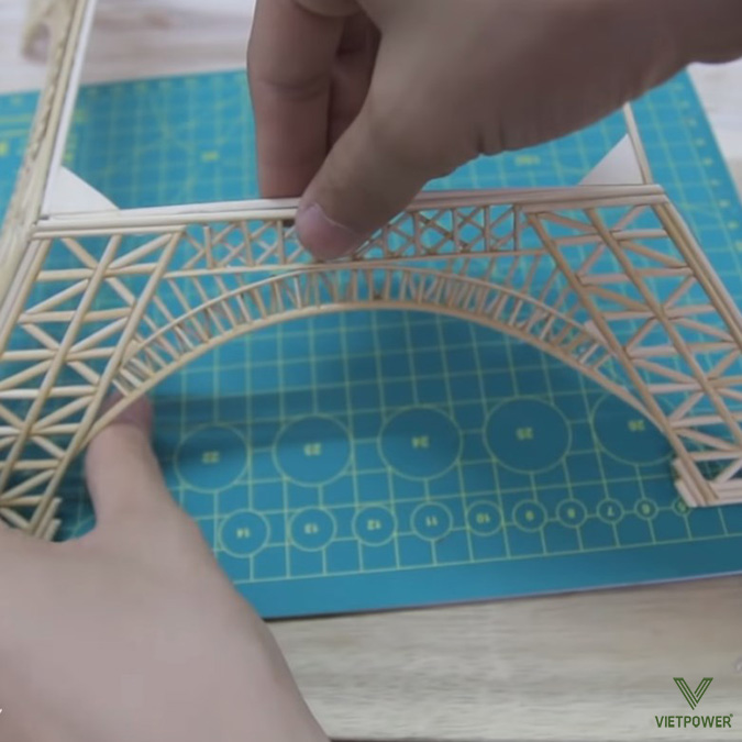 Trò chơi Xếp tháp bằng que tăm/que diêm