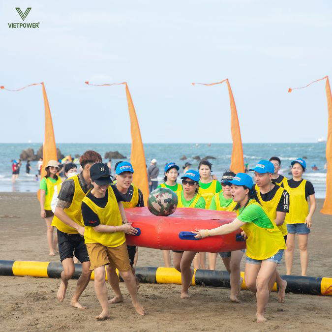 Team building bãi biển do VietPower tổ chức