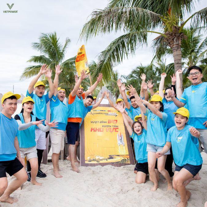 Tổ chức team building bãi biển cần lưu ý thời tiết, thủy triều và lượng khách du lịch