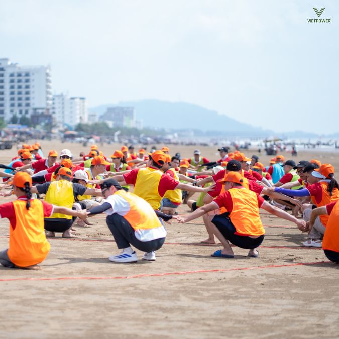 Bãi biển Hải Tiến có bờ biển dài và không gian thoáng đãng