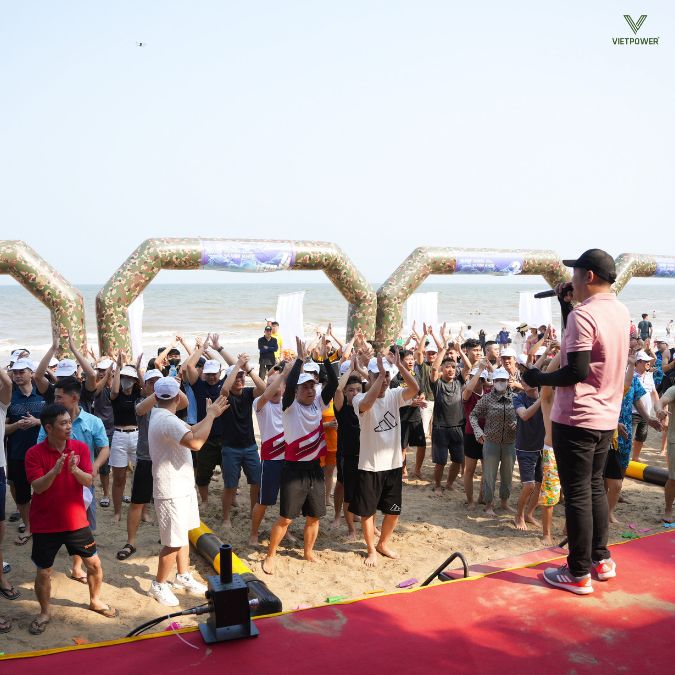Bãi biển Sầm Sơn là một trong những địa điểm tổ chức team building phổ biến nhất