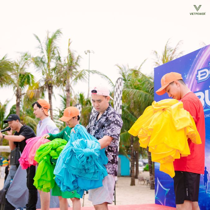 Chia team và phát áo đội