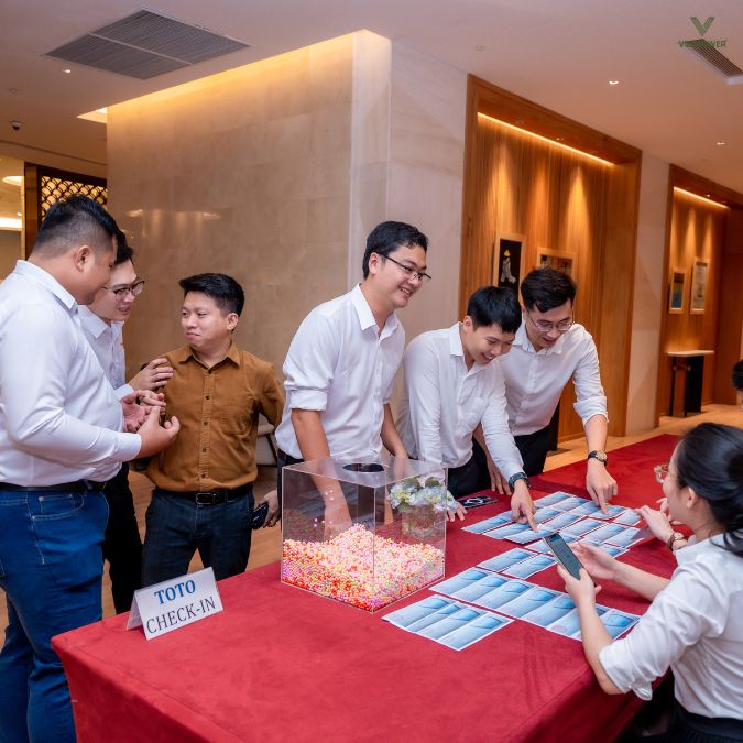 Đón khách và check-in