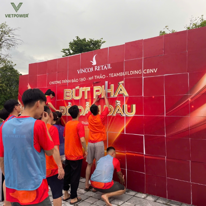 Chủ đề team building có thể được thiết kế để gắn với mục tiêu hoặc giá trị cốt lõi của doanh nghiệp