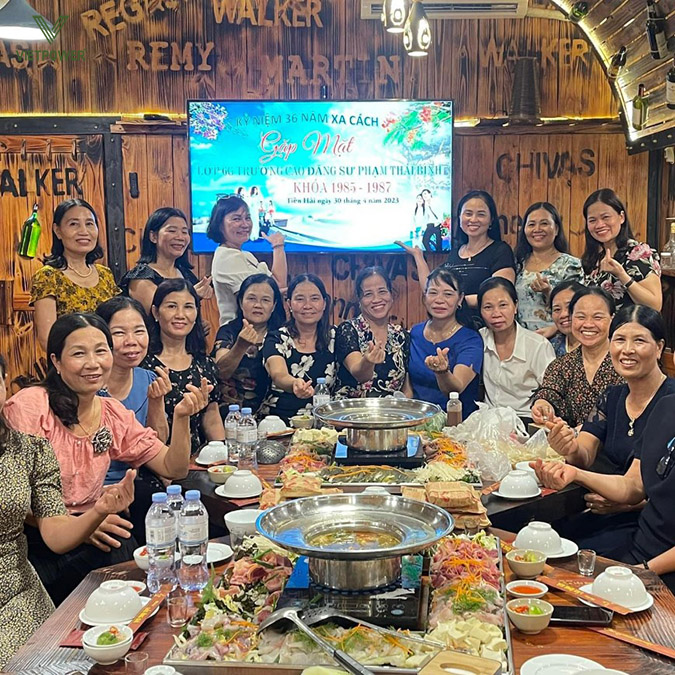 Nhà hàng phòng riêng là lựa chọn ưu tiên của nhiều nhóm bạn tổ chức họp lớp