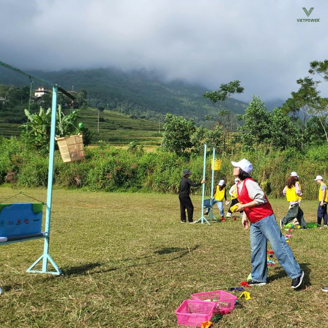 Trò chơi ném sọt chinh phục thông điệp đòi hỏi sự kiên trì và chính xác tuyệt đối