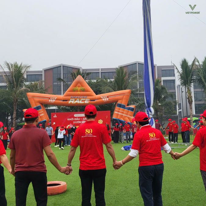 Vòng tròn vững chãi nâng cao tinh thần đoàn kết để cùng hướng tới mục tiêu chung