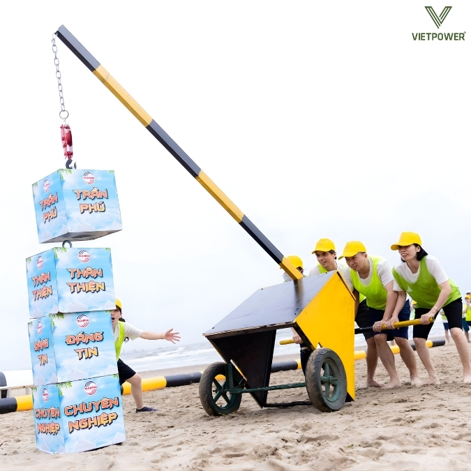 Mùa hè là thời điểm phù hợp nhất để tổ chức team building trên biển