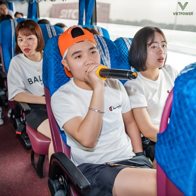 Trò chơi team building “Thi hát”