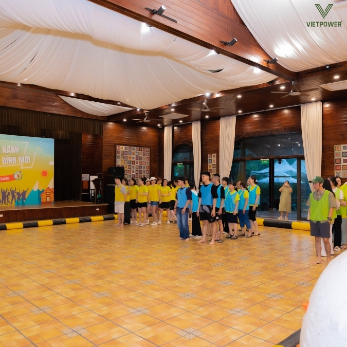 Lưu ý khi tổ chức trò chơi team building trong nhà