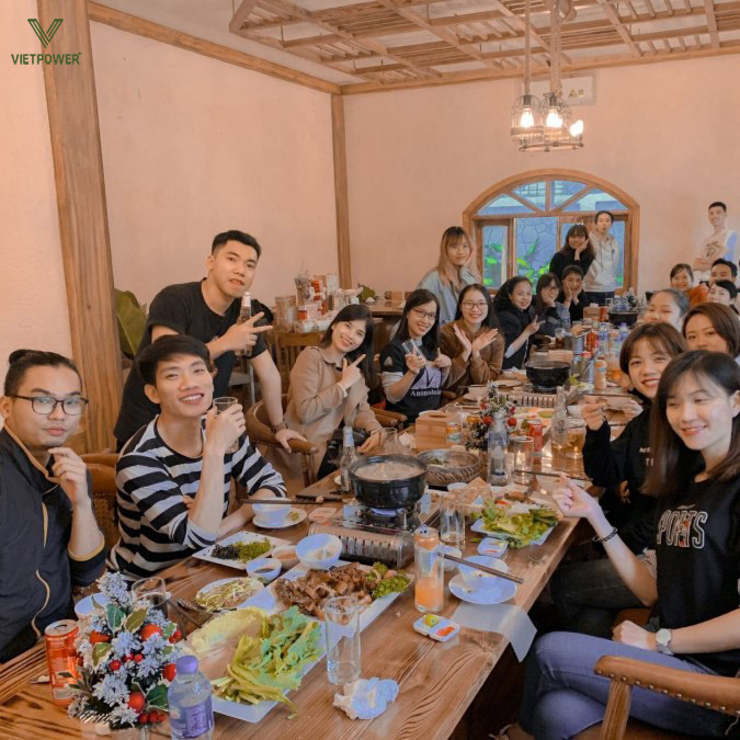 Họp lớp cấp 2 tại nhà hàng riêng tư