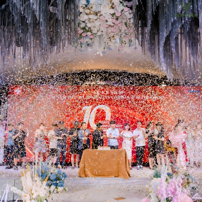 Concept: Shining Together – Tỏa sáng cùng nhau